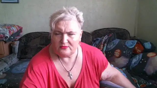 Lana555: онлайн-секс-чат