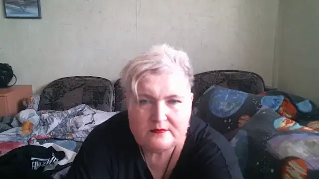 Show modela Lana555 na web-kameri