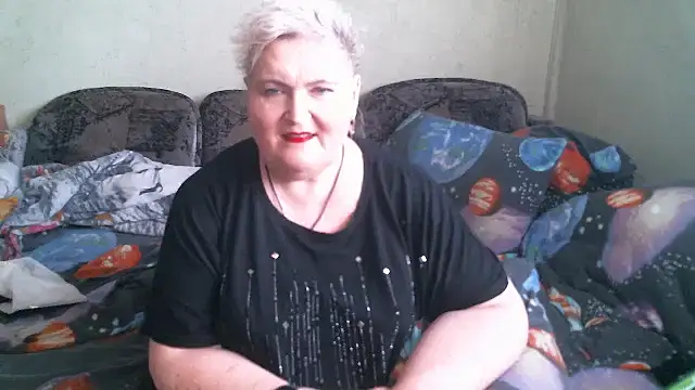 Show modela Lana555 na web-kameri