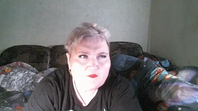 Lana555: διαδικτυακό σόου στην κάμερα