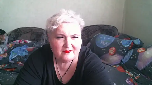 Lana555: διαδικτυακό σόου στην κάμερα