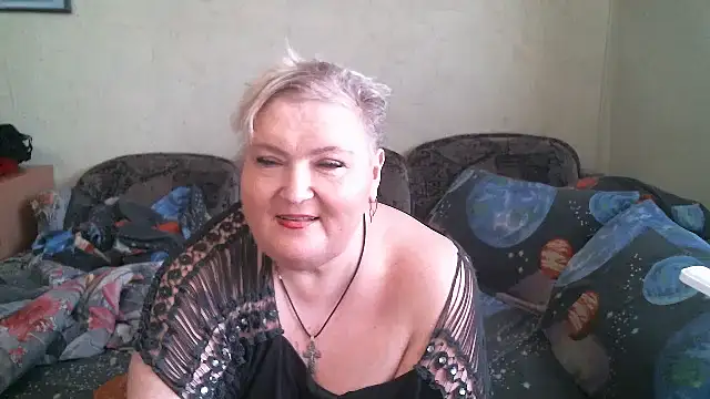 Show modela Lana555 na web-kameri