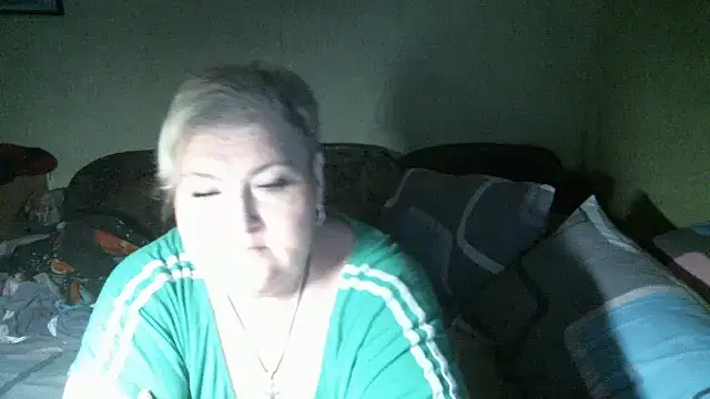 Lana555 লাইভ XXX চ্যাট