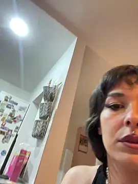 Piggiteablacktea Webcam Show