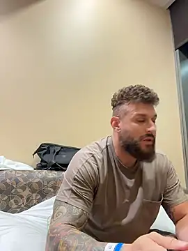 mr_tatyum webkamerás műsora