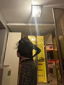 XXX chat uživo modela DarkDesin