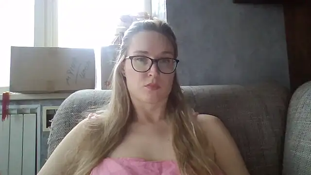 Jugira's Live XXX Chat