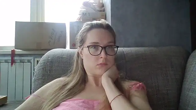 Jugira Chat XXX in diretta