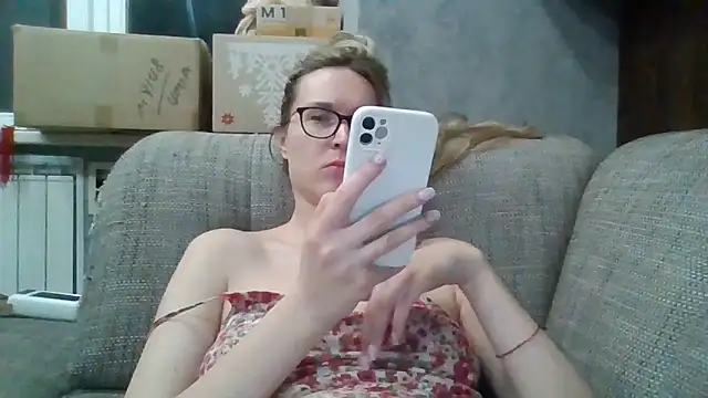 Jugira's Live XXX Chat