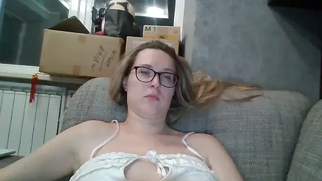 Jugira's Live XXX Chat
