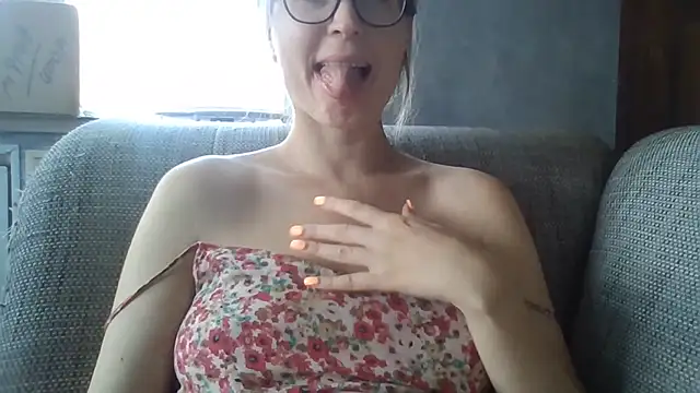 Jugira Live XXX-chat