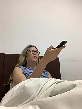 Jugira's Live XXX Chat