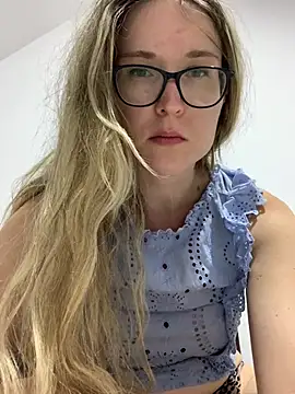 Jugira's Live XXX Chat