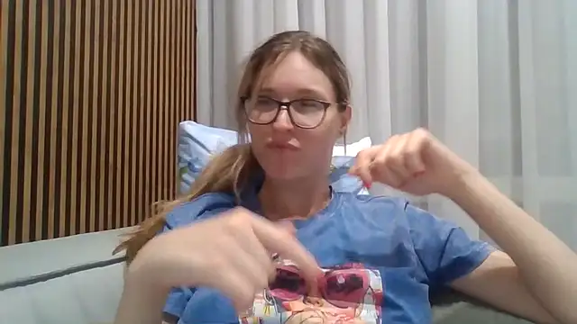Jugira's Live XXX Chat