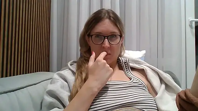 Jugira Chat XXX in diretta
