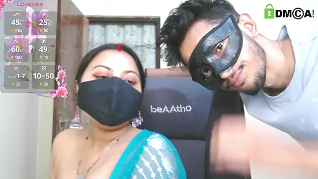 SassyWildCouple: διαδικτυακό σόου στην κάμερα