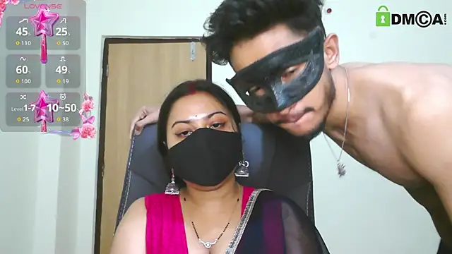 SassyWildCouple 网络视讯表演