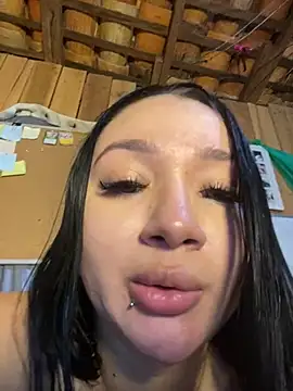 Cam-Yumi 现场XXX聊天