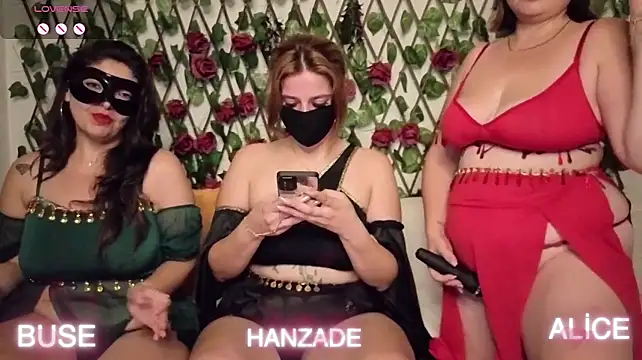 Pearlydoll webcam show