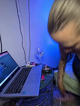 sarahpearlx Webcam Show