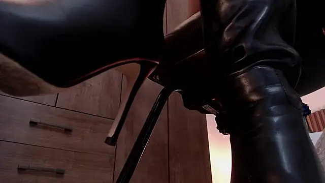 aleesha_cameron02n Webbikameraesitys