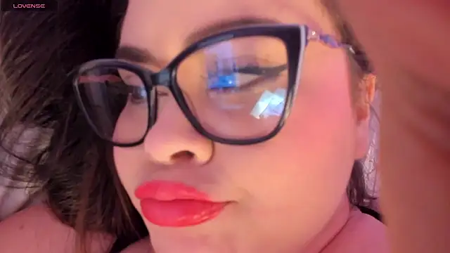 LolaVillalobos' Live XXX Chat