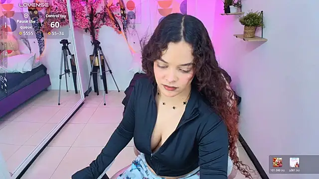 Maggy_t18 Chat XXX in diretta