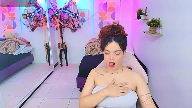 Maggy_t18's Webcam Show