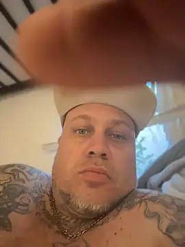 Auhenri25's Webcam Show