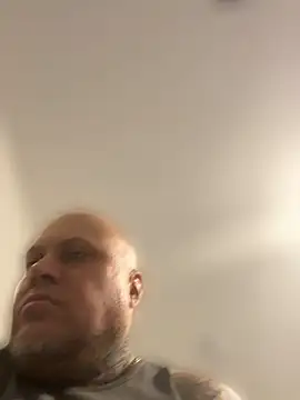 Auhenri25's Webcam Show