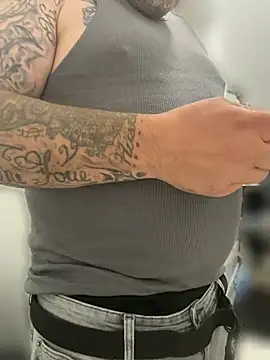 Auhenri25 Webcam Show