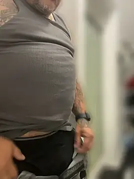 Auhenri25 webcam show