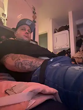Auhenri25's Webcam Show