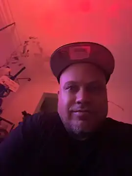 Auhenri25's Webcam Show