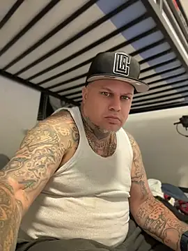 Auhenri25's Webcam Show