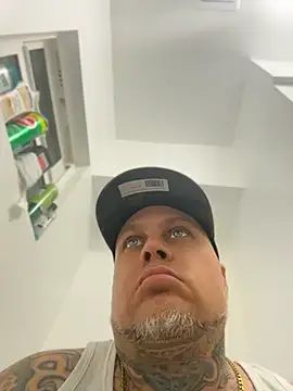 Auhenri25 Webcam show