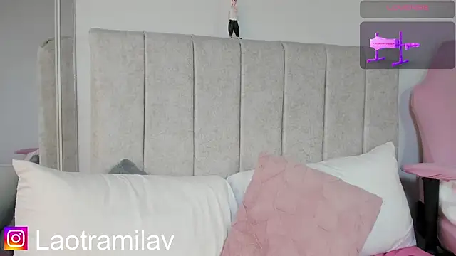 MilaVelour's Live XXX Chat