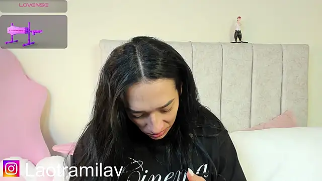 MilaVelour's Live XXX Chat