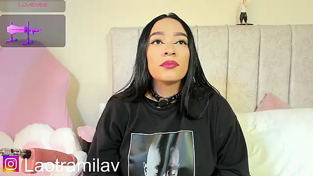 MilaVelour Live Chatraum