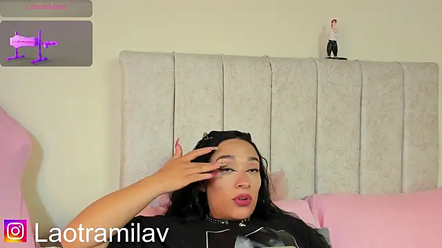 MilaVelour Chat XXX live