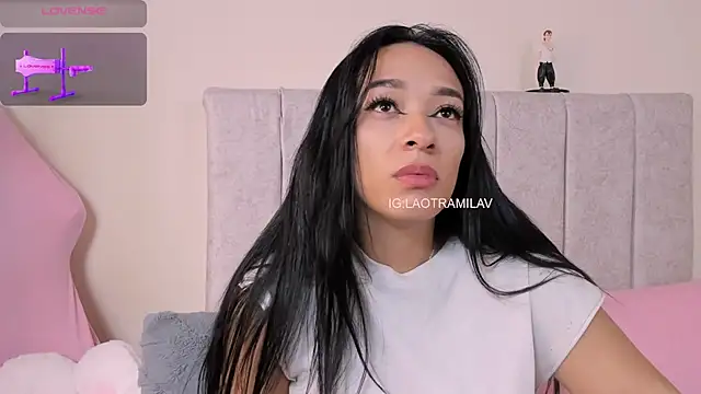 MilaVelour's Live XXX Chat