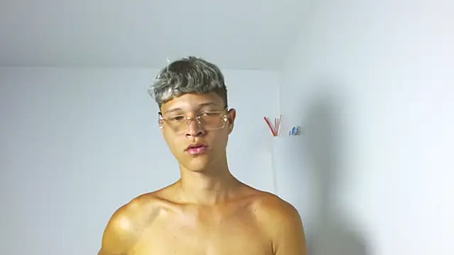 Webkamerová show Twinkcock22