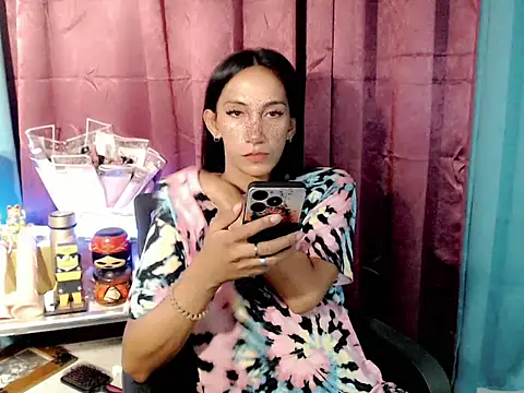 Show modela Wife_ur_pinay na web-kameri