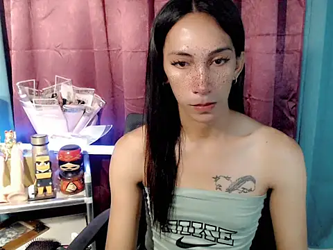 Pokazy przed kamerką – Wife_ur_pinay