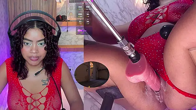 NinaCapelli's Live XXX Chat