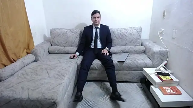 Victor_Maitland Show in webcam