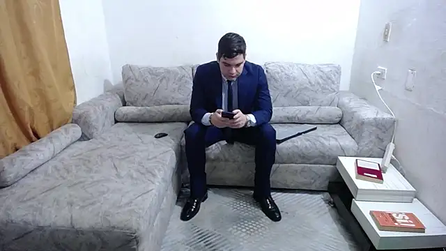 Victor_Maitland Show in webcam