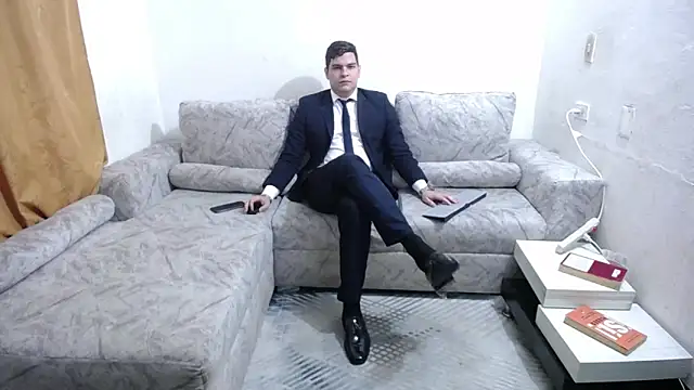 Victor_Maitland: διαδικτυακό σόου στην κάμερα