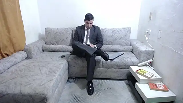 Victor_Maitland Adlı Modelin Canlı XXX Sohbeti