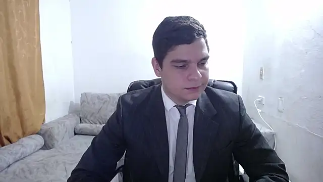 Victor_Maitland: απευθείας συνομιλία ΧΧΧ